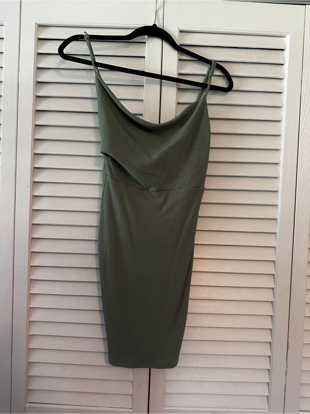 Selfie Leslie Olive Green Ribbed Cowl Midi Dress